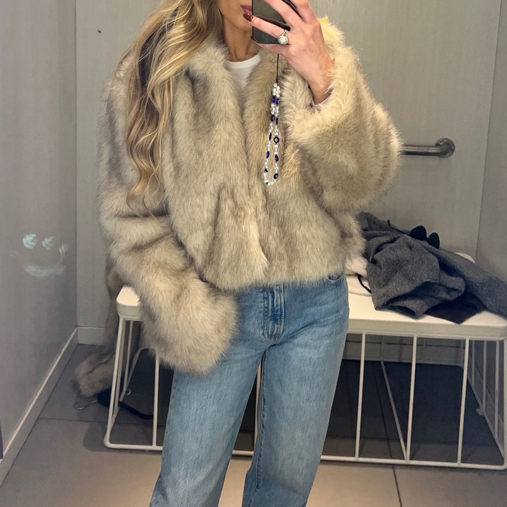 NWT H&M Cream Faux Fur Jacket - Picture 8 of 13
